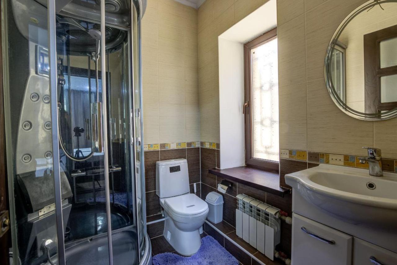 Opera Bed&Breakfast Bișkek Exterior foto